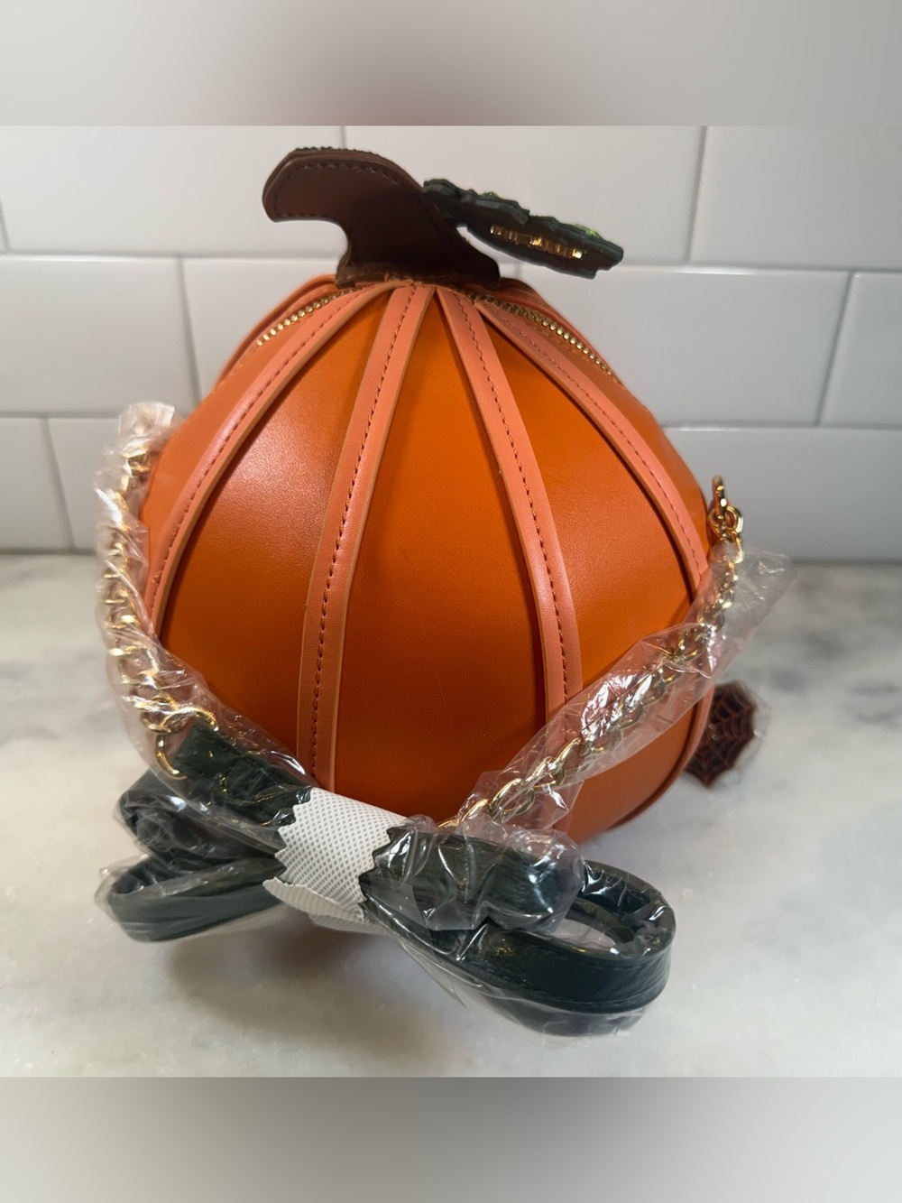 Betsey Johnson KITSCH Pumpkin Crossbody Halloween Jack O' Lantern Shoulder bag - Picture 3 of 7